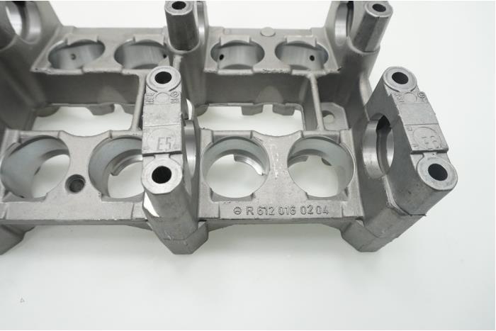 Kamaxelhus från en Mercedes-Benz Sprinter 4t (904) 416 CDI 20V 2006