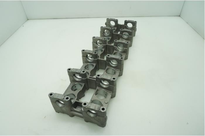 Kamaxelhus från en Mercedes-Benz Sprinter 4t (904) 416 CDI 20V 2006