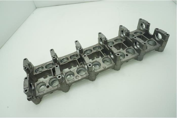 Kamaxelhus från en Mercedes-Benz Sprinter 4t (904) 416 CDI 20V 2006