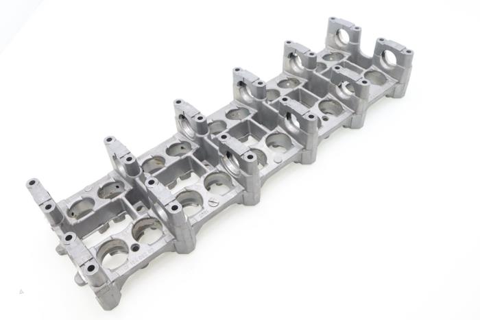 Kamaxelhus från en Mercedes-Benz G (463) G 270 CDI 20V 2007