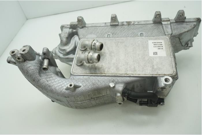 Inlaatspruitstuk van een Volkswagen Golf VIII (CD1) 2.0 GTD 16V 2023