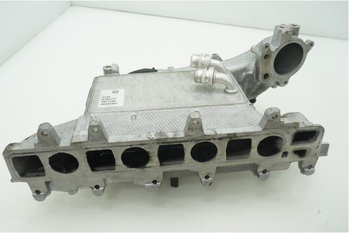 Inlaatspruitstuk van een Volkswagen Golf VIII (CD1) 2.0 GTD 16V 2023