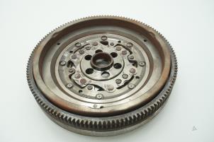 Begagnade Tvåmassesvänghjul Volkswagen Transporter T6 2.0 TDI DRF Pris € 302,50 Inklusive moms erbjuds av Brus Motors BV