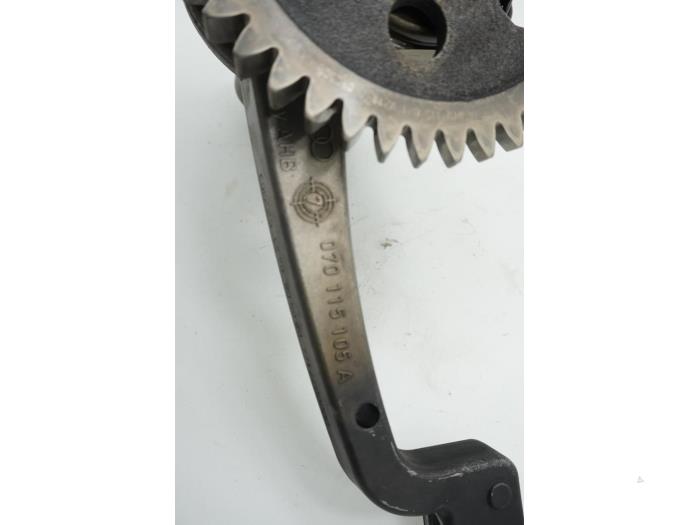 Oliepomp van een Volkswagen Transporter/Caravelle T5 2.5 TDi PF 2009