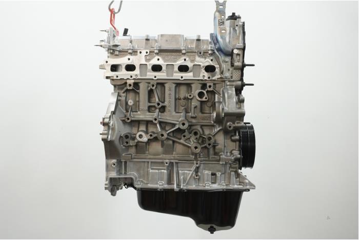 Motor van een Ford Transit 2.0 TDCi 16V Eco Blue 130 RWD 2024