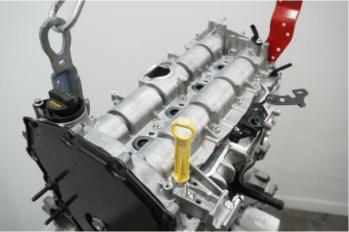 Motor van een Ford Transit 2.0 TDCi 16V Eco Blue 130 RWD 2024