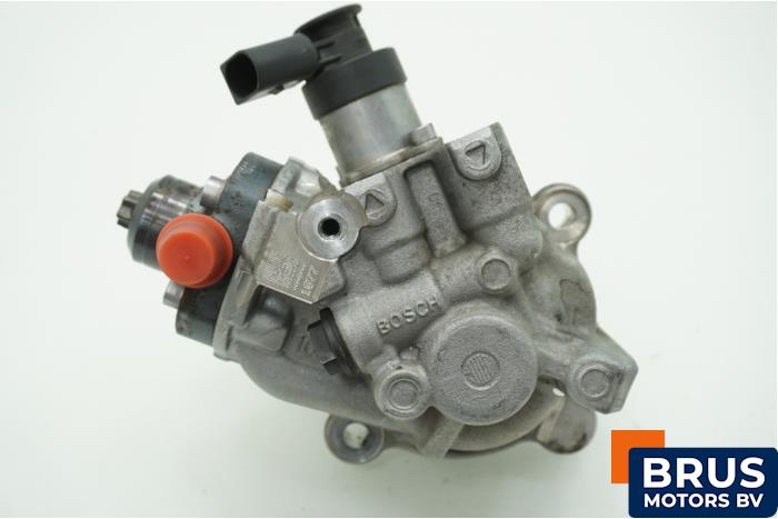 High pressure pump from a Mercedes-Benz Vito (447.6) 2.0 116 CDI 16V 2023