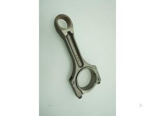 Begagnade Vevstake BMW 3 serie (E90) 320d 16V Pris € 90,75 Inklusive moms erbjuds av Brus Motors BV