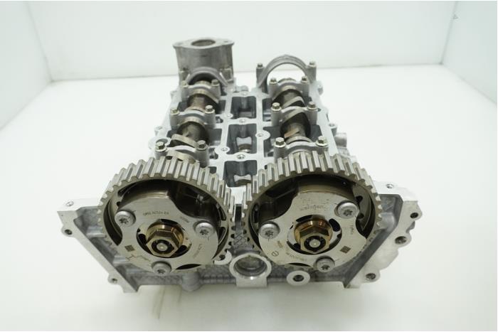 Cilinderkop van een Ford Focus 3 1.0 Ti-VCT EcoBoost 12V 125 2015