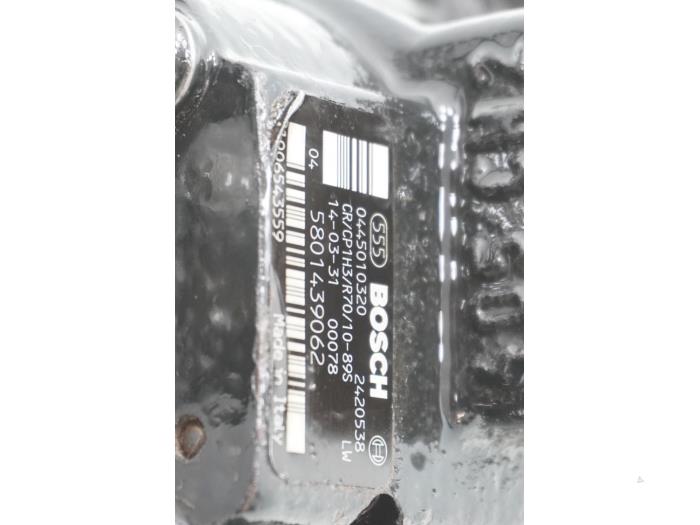 Mekanisk bränslepump från en Fiat Ducato (250) 2.3 D 130 Multijet 4x4 2015