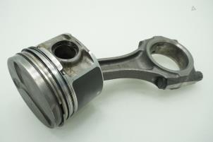 Gebruikte Drijfstang Nissan Terrano II (R20/TR50) 2.7 TD Prijs € 90,75 Inclusief btw aangeboden door Brus Motors BV