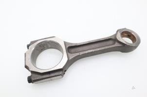 Gebruikte Drijfstang Opel Antara (LA6) 2.0 CDTI 16V 4x4 Prijs € 90,75 Inclusief btw aangeboden door Brus Motors BV