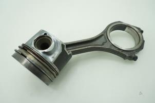 Usagé Bielle Audi A4 (B7) 3.0 TDI V6 24V Prix € 90,75 Prix TTC proposé par Brus Motors BV