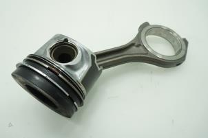 Usagé Bielle Audi A4 (B7) 3.0 TDI V6 24V Prix € 90,75 Prix TTC proposé par Brus Motors BV