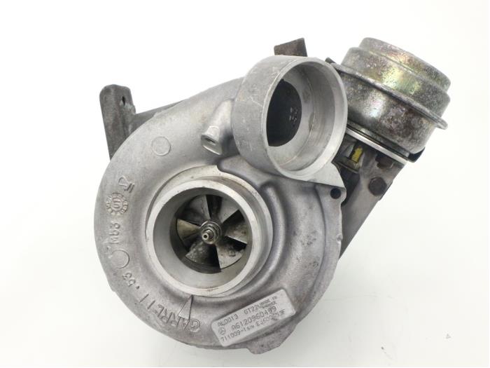 Turbo från en Mercedes-Benz C (W203) 2.7 C-270 CDI 20V 2003