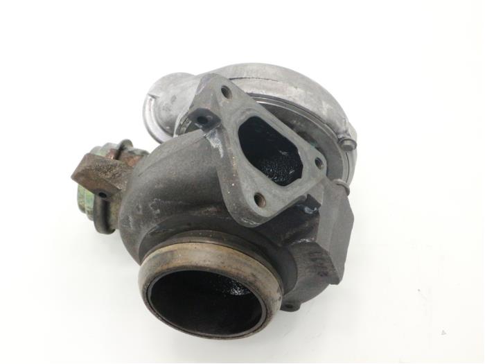 Turbo från en Mercedes-Benz C (W203) 2.7 C-270 CDI 20V 2003