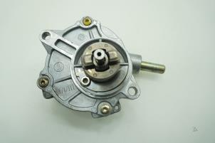 Begagnade Vakuumpump (diesel) Mercedes Sprinter 4t (904) 416 CDI 20V Pris € 90,75 Inklusive moms erbjuds av Brus Motors BV