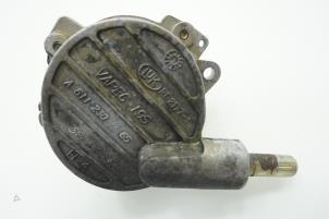 Begagnade Vakuumpump (diesel) Mercedes Sprinter 2t (901/902) 216 CDI 20V Pris € 90,75 Inklusive moms erbjuds av Brus Motors BV