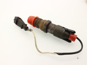 Używane Wtryskiwacz (Diesel) Fiat Marea (185AX) 2.4 Tds 125 HLX Cena € 121,00 Z VAT oferowane przez Brus Motors BV