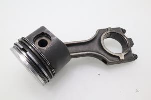 Używane Korbowód Opel Omega B (25/26/27) 2.5 TD Cena € 90,75 Z VAT oferowane przez Brus Motors BV