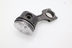 Używane Korbowód Opel Omega B (25/26/27) 2.5 TD Cena € 90,75 Z VAT oferowane przez Brus Motors BV