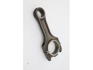 Używane Korbowód Opel Omega B (25/26/27) 2.5 TD Cena € 90,75 Z VAT oferowane przez Brus Motors BV