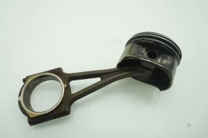 Używane Korbowód Opel Corsa B (73/78/79) 1.2i 16V Cena € 90,75 Z VAT oferowane przez Brus Motors BV