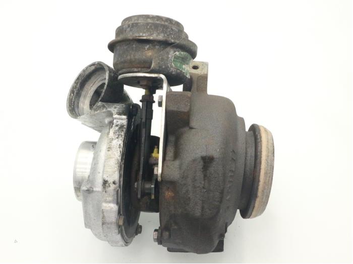 Turbo från en Mercedes-Benz ML I (163) 2.7 270 CDI 20V 2004