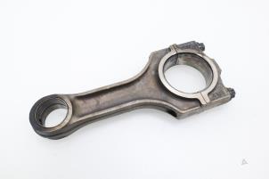 Używane Korbowód Opel Omega B (25/26/27) 2.5 TD Cena € 90,75 Z VAT oferowane przez Brus Motors BV