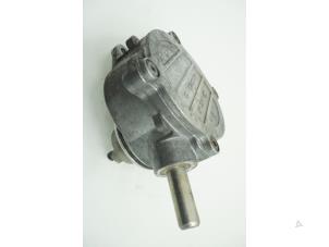 Gebruikte Vacuumpomp (Diesel) Mercedes E (W211) 2.2 E-200 CDI 16V Prijs € 90,75 Inclusief btw aangeboden door Brus Motors BV