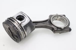 Gebruikte Drijfstang Kia Pregio (TB) 2.7 D Prijs € 90,75 Inclusief btw aangeboden door Brus Motors BV