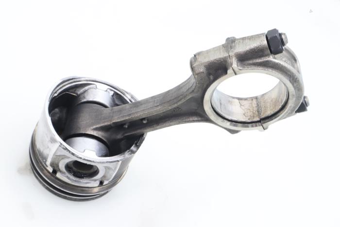 Drijfstang van een Kia Pregio (TB) 2.7 D 2000