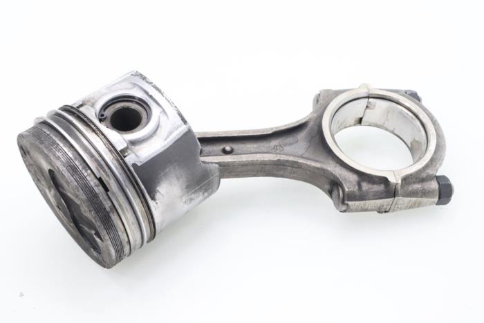 Drijfstang van een Kia Pregio (TB) 2.7 D 2000