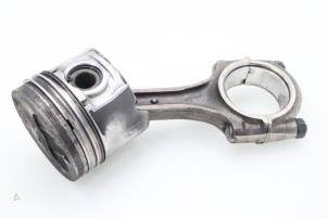 Gebruikte Drijfstang Kia Pregio (TB) 2.7 D Prijs € 90,75 Inclusief btw aangeboden door Brus Motors BV