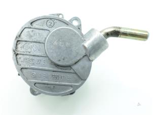 Begagnade Vakuumpump (diesel) Jeep Grand Cherokee (WG/WJ) 2.7 CRD 20V Pris € 90,75 Inklusive moms erbjuds av Brus Motors BV