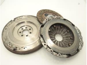 Używane Kolo zamachowe Renault Master II (ED/HD/UD) 2.5 dCi 16V 100 Cena € 242,00 Z VAT oferowane przez Brus Motors BV