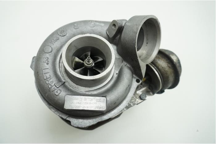 Turbo från en Mercedes-Benz CLK (C209) 2.7 270 CDI 20V 2005