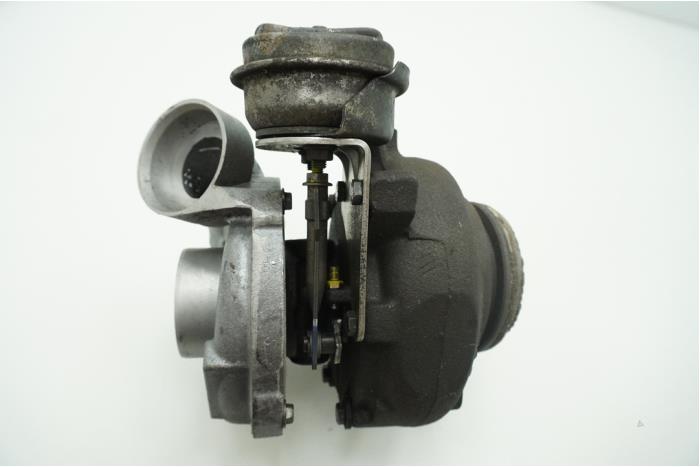 Turbo från en Mercedes-Benz CLK (C209) 2.7 270 CDI 20V 2005