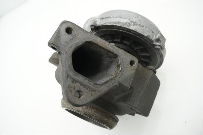 Turbo från en Mercedes-Benz CLK (C209) 2.7 270 CDI 20V 2005