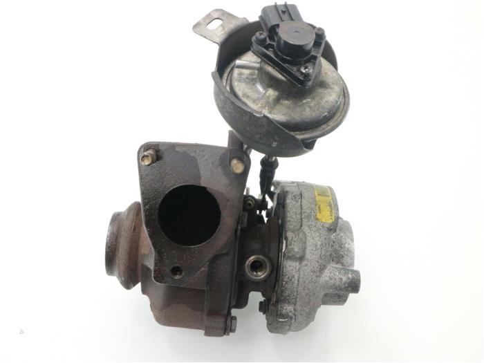 Turbo van een Citroën C5 II Berline (RC) 2.0 HDiF 16V 2007