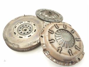 Gebruikte Vliegwiel dubbele massa Volkswagen Passat (3B2) 2.3 VR5 Prijs € 302,50 Inclusief btw aangeboden door Brus Motors BV