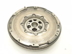 Begagnade Tvåmassesvänghjul Volkswagen Passat Variant (3C5) 2.0 TDI 16V 140 Pris € 242,00 Inklusive moms erbjuds av Brus Motors BV