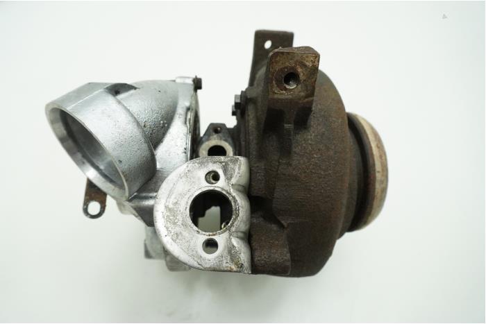 Turbo från en Mercedes-Benz C (W203) 2.7 C-270 CDI 20V 2003