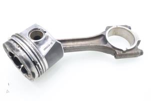 Gebruikte Drijfstang Volkswagen Golf VII (AUA) 1.6 TDI 16V Prijs € 90,75 Inclusief btw aangeboden door Brus Motors BV