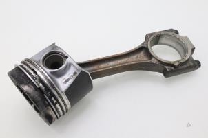 Gebruikte Drijfstang Volkswagen Golf VII (AUA) 1.6 TDI 16V Prijs € 90,75 Inclusief btw aangeboden door Brus Motors BV