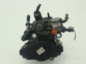 Gebruikte Brandstofpomp Mechanisch Mercedes Vito (639.6) 2.2 113 CDI 16V Euro 5 Prijs € 211,75 Inclusief btw aangeboden door Brus Motors BV