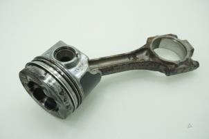 Gebruikte Drijfstang Volkswagen Golf VII (AUA) 1.6 TDI 4Motion 16V Prijs € 90,75 Inclusief btw aangeboden door Brus Motors BV