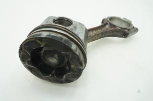 Gebruikte Drijfstang Volkswagen Golf VII (AUA) 1.6 TDI 4Motion 16V Prijs € 90,75 Inclusief btw aangeboden door Brus Motors BV