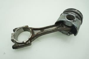 Gebruikte Drijfstang Volkswagen Golf VII Variant (AUVV) 1.6 TDI 16V Prijs € 90,75 Inclusief btw aangeboden door Brus Motors BV