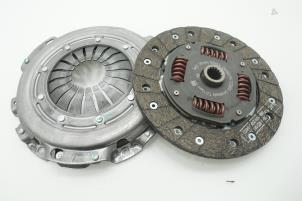 Nowe Zestaw sprzegla (kompletny) Opel Corsa D 1.2 16V LPG Cena € 121,00 Z VAT oferowane przez Brus Motors BV